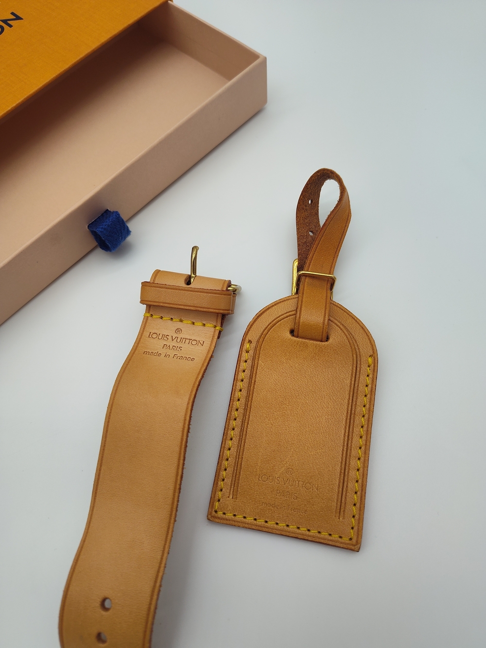 LOUIS VUITTON Vachetta Leather Luggage Tag & Handle Strap Set with Box - Picture 7 of 13